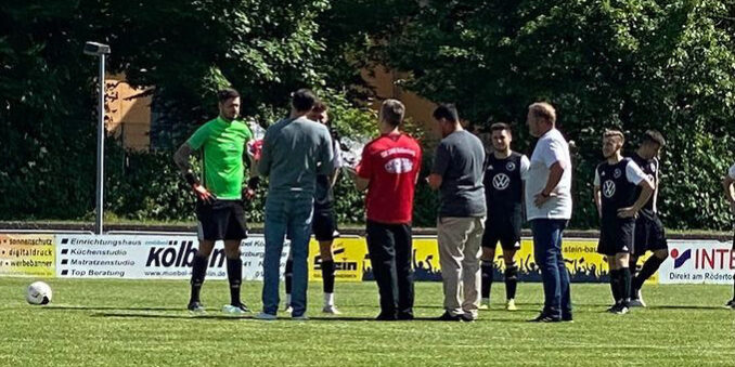 Geschenkuebergabe_01