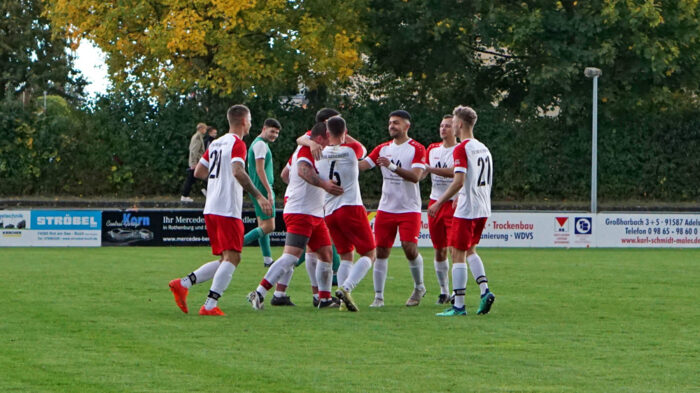 Jubelszene-gegen-Uffenheim